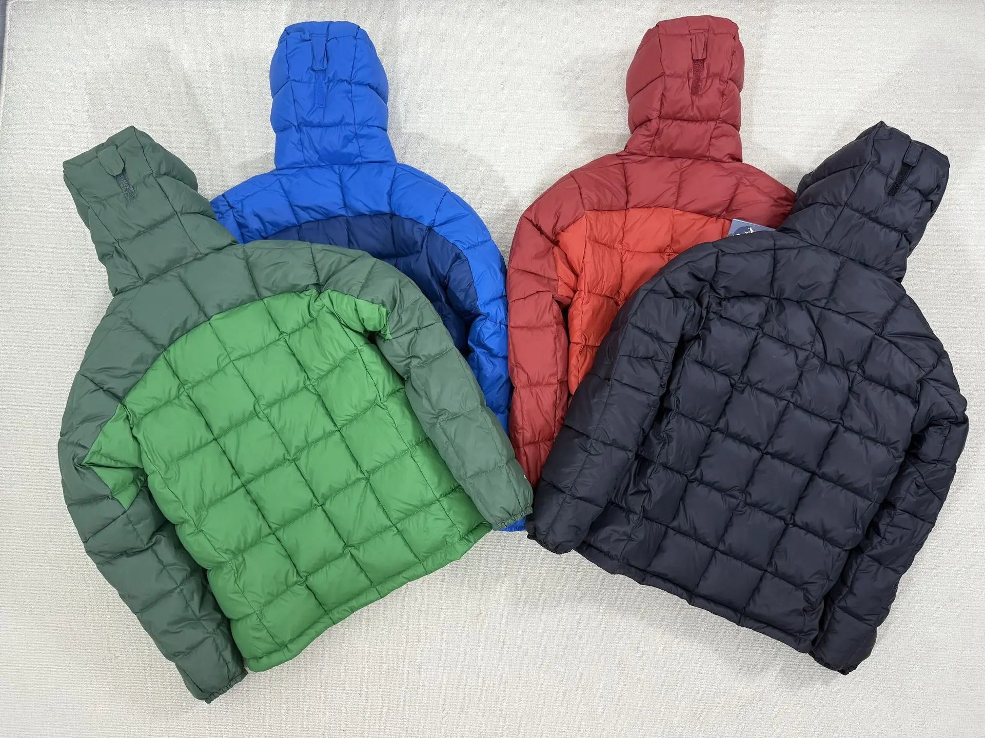 Hot Sale High Quality Insulated Windproof Hooded Men's Winter Bomber Jacket Plus Size Grey Goose Outdoor Down Jacket