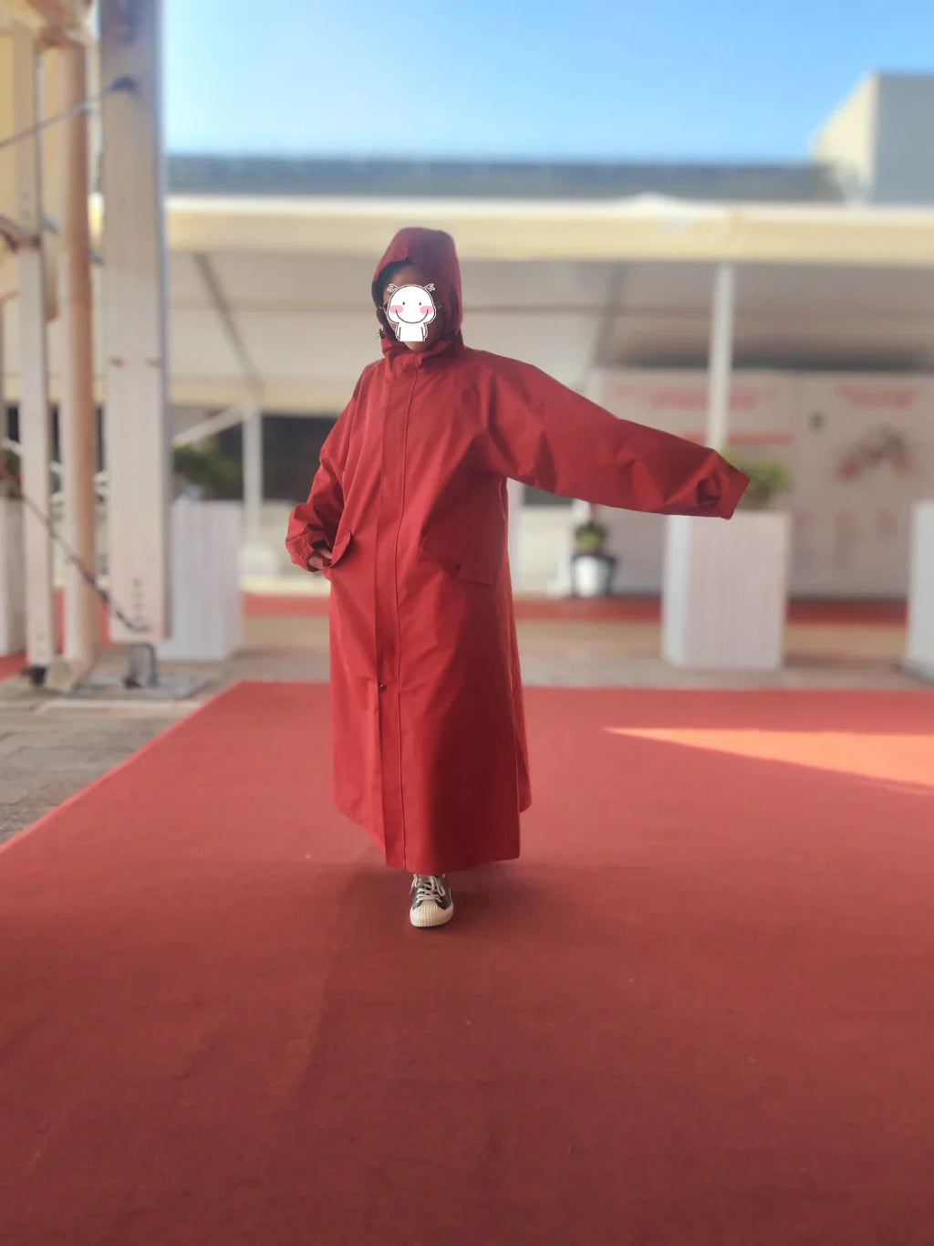 Women's Lightweight Breathable Long Wind Break Poncho Waterproof Red Color Korean Custom Raincoat Trench Coat