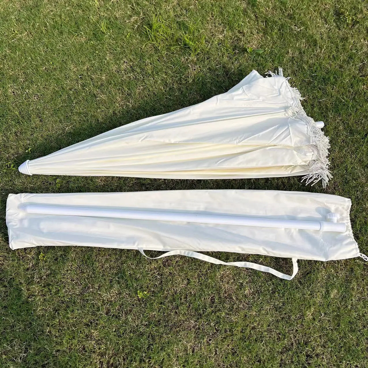 Korean Style Outdoor Large Beach Umbrella for Adults Automatic Wind Tilt With High Resistance Courtyard Beach Tassel Design