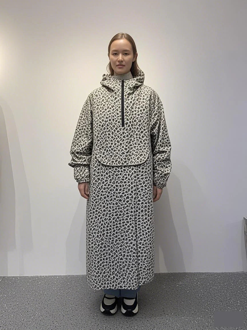 Women's Lightweight Hooded Waterproof Rain Jacket Breathable Raincoat Soft Shell Outdoor Mountain Hiking Windbreaker Rain Gear