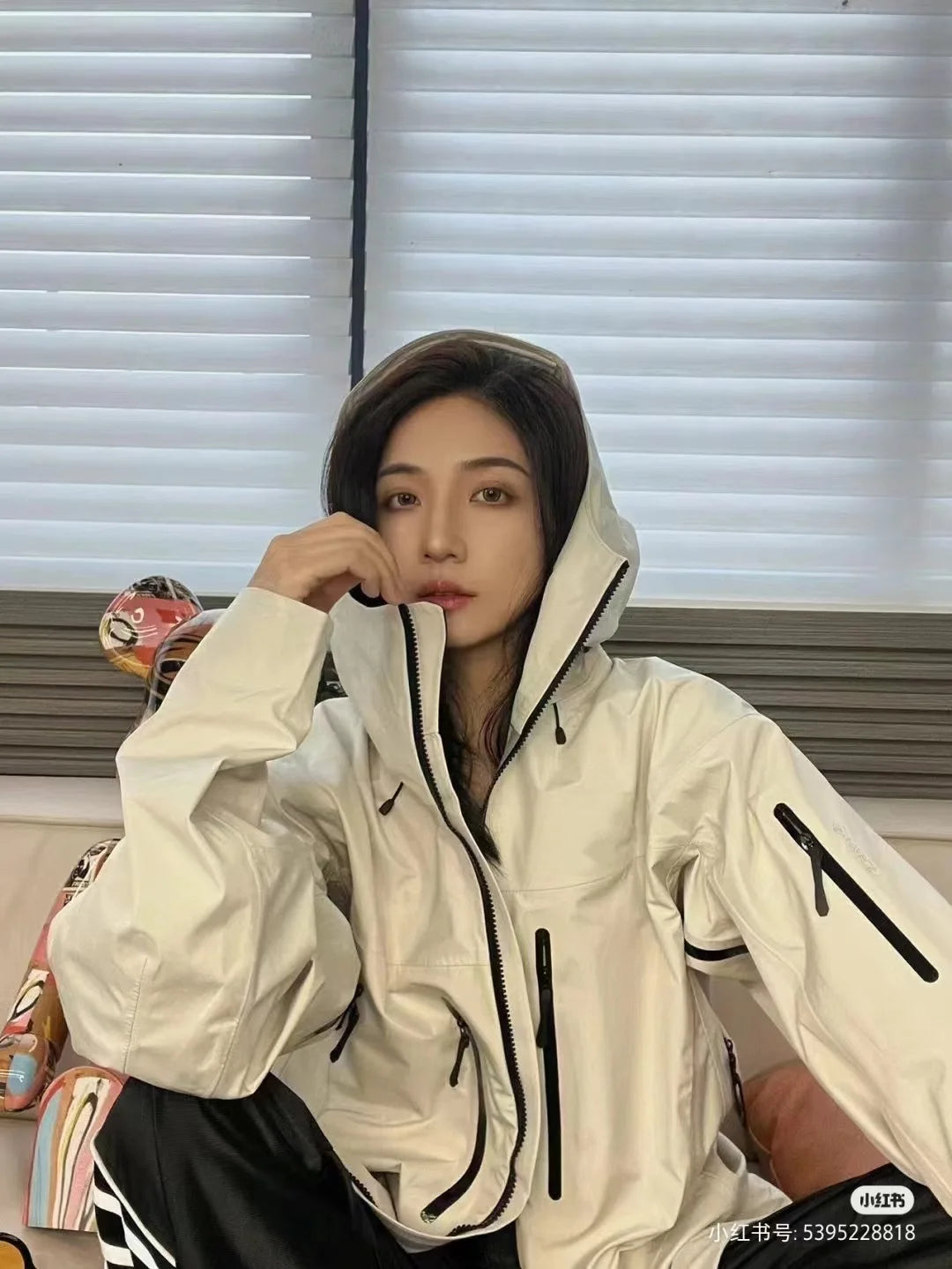 Fully Seam Taped 3-Layer Hard Shell Sport Jacket Ski Windproof Hooded Rain Jacket Waterproof Features Outdoor Trekking Working