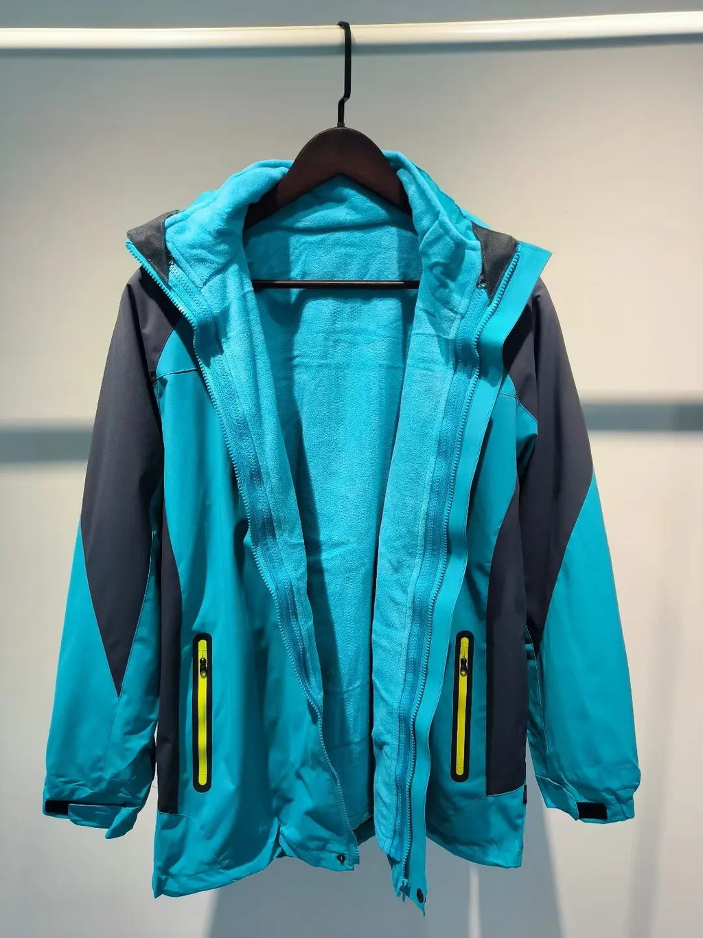 Autumn & Winter Polartec Fleeced Warm Jacket Waterproof and Windproof with Stand Collar Zipper Closure Polyester  Size XXXL