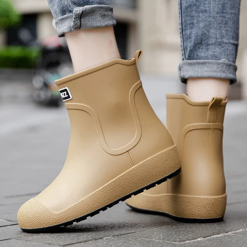 Four Seasons Thickened Bottom Work Shoes for Men and Women Short Tube Waterproof With Thermal Feature for Winter Adults