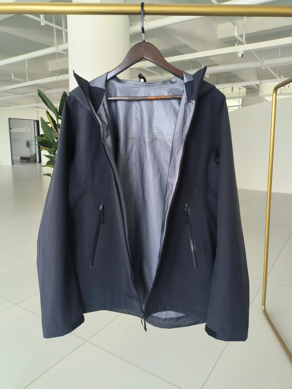 Unisex Lightweight Waterproof Raincoat for Hiking and Travel-Polyester Material for Adults